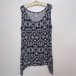 Ultra Teeze large black and white sleeveless top